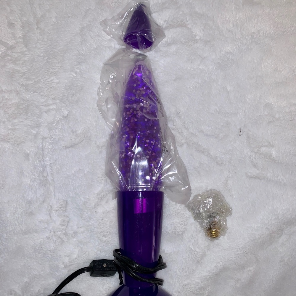NEW Purple/Pink Glitter Lamp